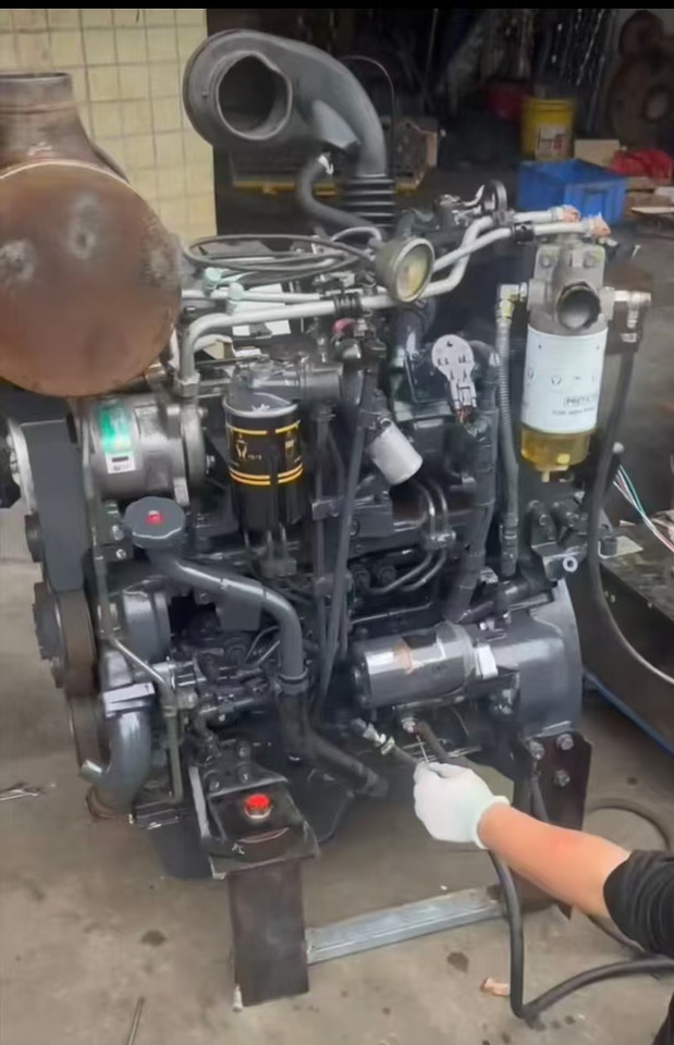 KOMATSU 4D95LE-6 - Motor för Grävmaskin: bild 5 KOMATSU 4D95LE-6 - Motor för Grävmaskin: bild 5