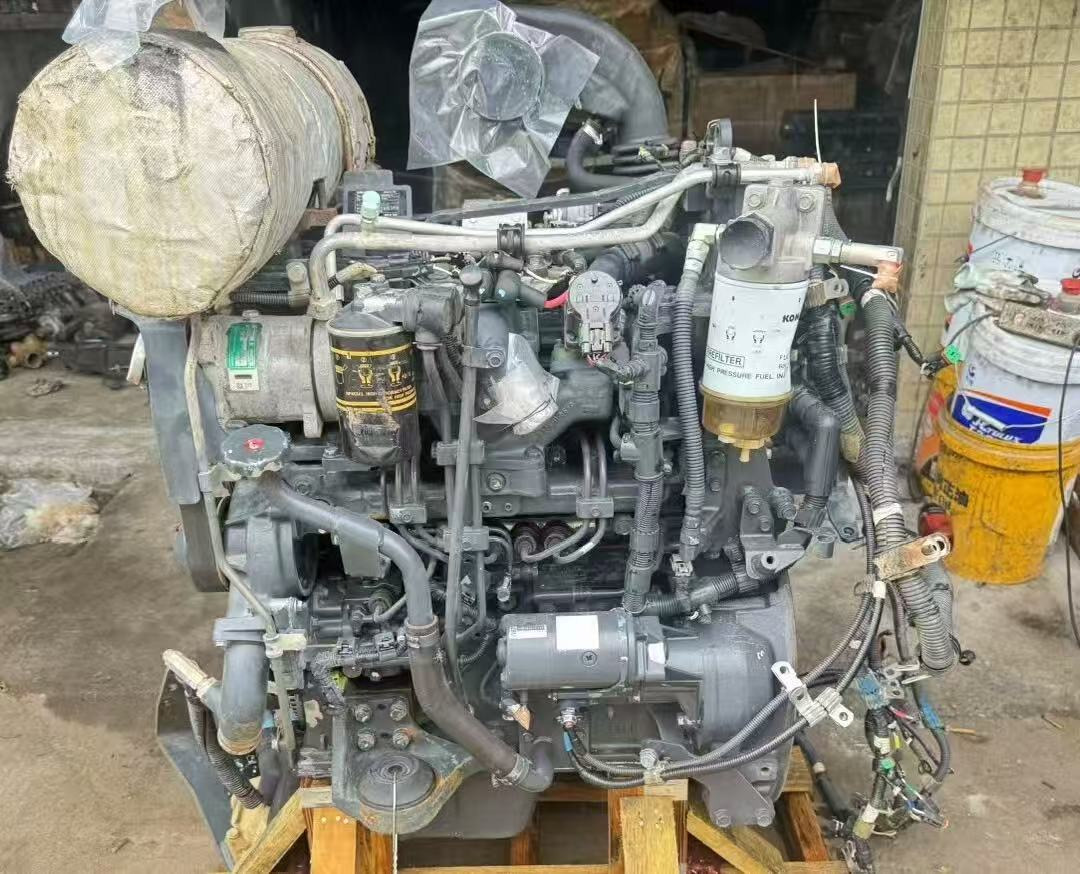 KOMATSU 4D95LE-6 - Motor för Grävmaskin: bild 2 KOMATSU 4D95LE-6 - Motor för Grävmaskin: bild 2