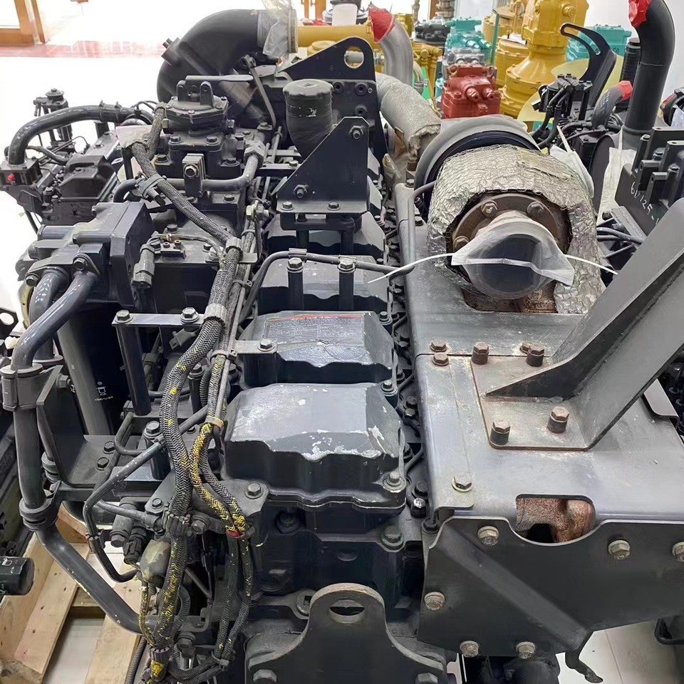 KOMATSU SAA6D125E-5 - Motor för Grävmaskin: bild 4 KOMATSU SAA6D125E-5 - Motor för Grävmaskin: bild 4