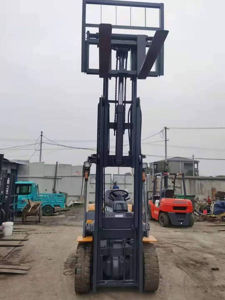 TCM 5 TONS 2 stages - Dieseltruck: bild 4 TCM 5 TONS 2 stages - Dieseltruck: bild 4