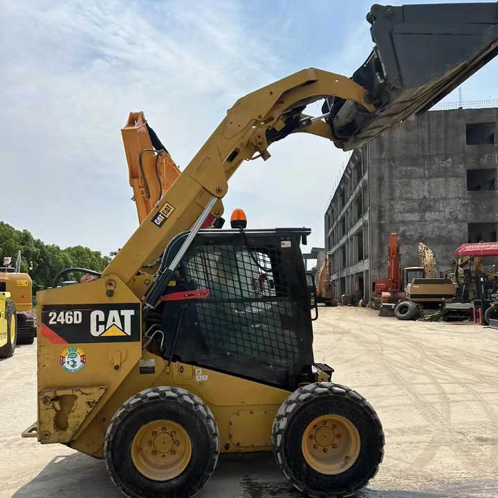 90% New Front Loader Tractor CAT 246D Skid Steer Loader / Used Cat 226B 246C 246d Mini Skid Steer Loader in Stock - Kompaktlastare/ Slirstyrda lastare: bild 1 90% New Front Loader Tractor CAT 246D Skid Steer Loader / Used Cat 226B 246C 246d Mini Skid Steer Loader in Stock - Kompaktlastare/ Slirstyrda lastare: bild 1