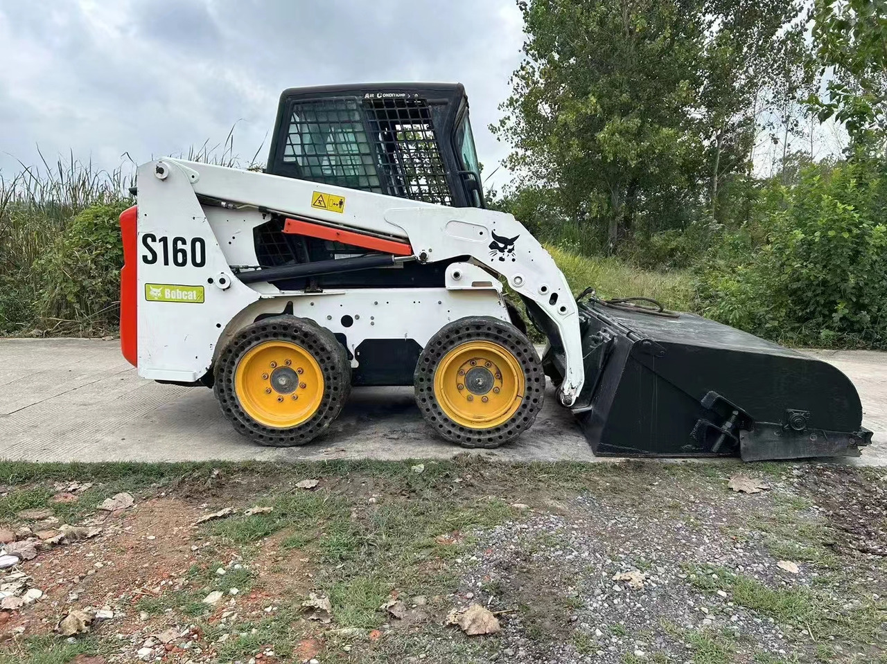 BOBCAT Second-hand Excellent Skidsteer Bobcat S160 - Kompaktlastare/ Slirstyrda lastare: bild 2 BOBCAT Second-hand Excellent Skidsteer Bobcat S160 - Kompaktlastare/ Slirstyrda lastare: bild 2