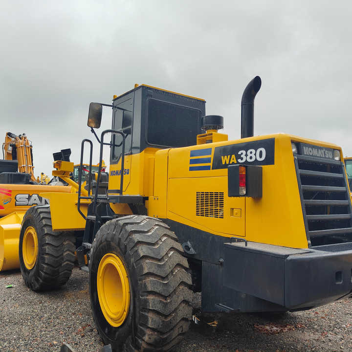 Certified Pre-Owned Komatsu WA380-3 | Heavy-Duty Loader for Mining/ Construction - Price Negotiable! - Hjullastare: bild 1 Certified Pre-Owned Komatsu WA380-3 | Heavy-Duty Loader for Mining/ Construction - Price Negotiable! - Hjullastare: bild 1