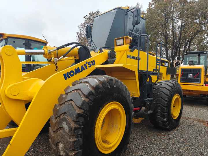Certified Pre-Owned Komatsu WA380-3 | Heavy-Duty Loader for Mining/ Construction - Price Negotiable! - Hjullastare: bild 5 Certified Pre-Owned Komatsu WA380-3 | Heavy-Duty Loader for Mining/ Construction - Price Negotiable! - Hjullastare: bild 5
