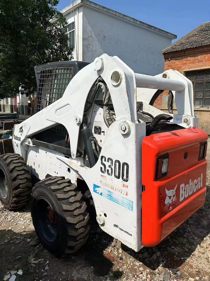High Quality Mini Construction Machine Used Bobcat Skid Steer Loader S300 in Stock for Sale Bobcat Loader With Low Price - Kompaktlastare/ Slirstyrda lastare: bild 4 High Quality Mini Construction Machine Used Bobcat Skid Steer Loader S300 in Stock for Sale Bobcat Loader With Low Price - Kompaktlastare/ Slirstyrda lastare: bild 4