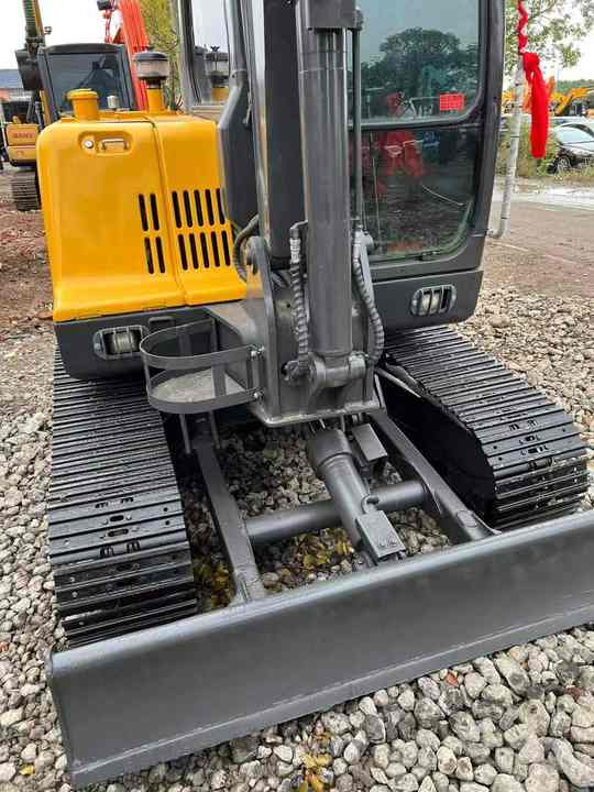 High Quality Used Volvo EC60D Excavator for Sale 6 Ton Compact Machine, Excellent Condition, Ready for Work! - Bandgrävare: bild 5 High Quality Used Volvo EC60D Excavator for Sale 6 Ton Compact Machine, Excellent Condition, Ready for Work! - Bandgrävare: bild 5