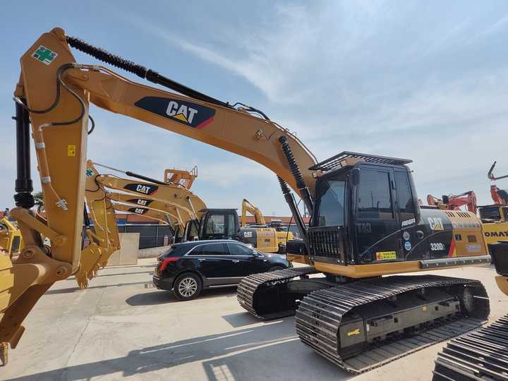 USED  CAT 320 Excavator with Wide Track Shoe for Sale - Bandgrävare: bild 3 USED  CAT 320 Excavator with Wide Track Shoe for Sale - Bandgrävare: bild 3