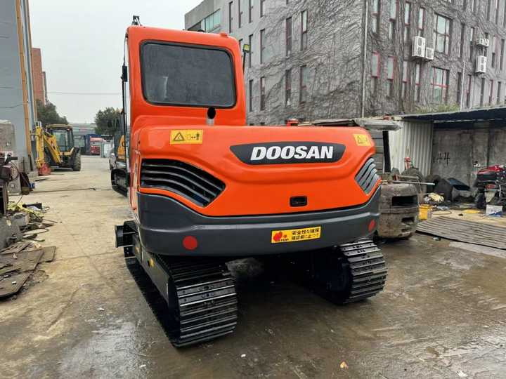 Used Digger DOOSAN DX75 Construction Machinery Construction Digger Used DOOSAN DX75 Cheap Excavator - Bandgrävare: bild 3 Used Digger DOOSAN DX75 Construction Machinery Construction Digger Used DOOSAN DX75 Cheap Excavator - Bandgrävare: bild 3