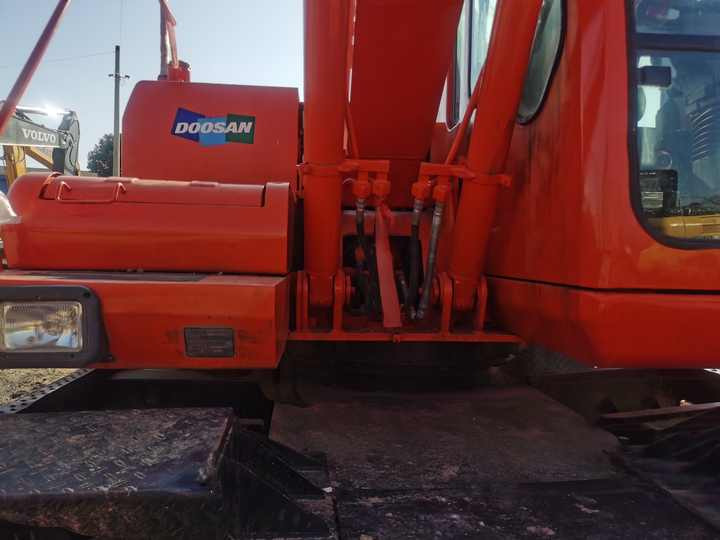 Used Digger Doosan Dh150w-7 Construction Machinery Construction Digger Used Doosan Dh150w-7 Cheap Excavator - Bandgrävare: bild 4 Used Digger Doosan Dh150w-7 Construction Machinery Construction Digger Used Doosan Dh150w-7 Cheap Excavator - Bandgrävare: bild 4