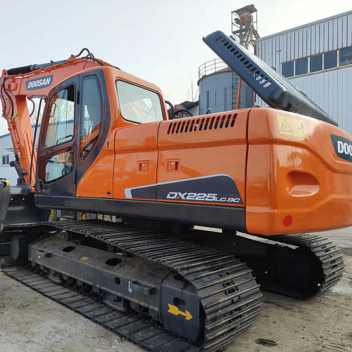 Used Excavator Doosan DX225LC-9 Excavators Mini Equipment Earth Moving Machinery Doosan Digger Excavator for Sale - Bandgrävare: bild 1 Used Excavator Doosan DX225LC-9 Excavators Mini Equipment Earth Moving Machinery Doosan Digger Excavator for Sale - Bandgrävare: bild 1