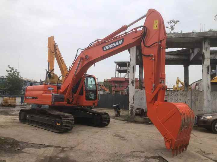 Used Excavator Doosan DX225LC Excavators Mini Equipment Earth Moving Machinery Doosan Digger Excavator for Sale - Bandgrävare: bild 4 Used Excavator Doosan DX225LC Excavators Mini Equipment Earth Moving Machinery Doosan Digger Excavator for Sale - Bandgrävare: bild 4