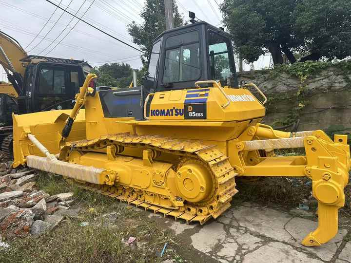 Used Japan Komatsu D85ESS Dozer with Ripper Komatsu D85 Crawler Bulldozer  with Excellent Performance Low Price  for Sale - Bulldozer: bild 3 Used Japan Komatsu D85ESS Dozer with Ripper Komatsu D85 Crawler Bulldozer  with Excellent Performance Low Price  for Sale - Bulldozer: bild 3