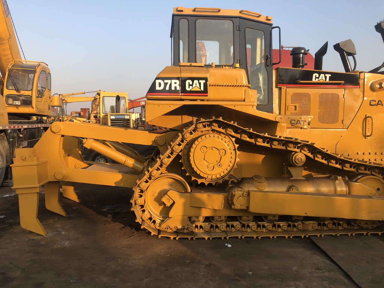Used bulldozer CAT D7R high quality hotsale - Bulldozer: bild 5 Used bulldozer CAT D7R high quality hotsale - Bulldozer: bild 5