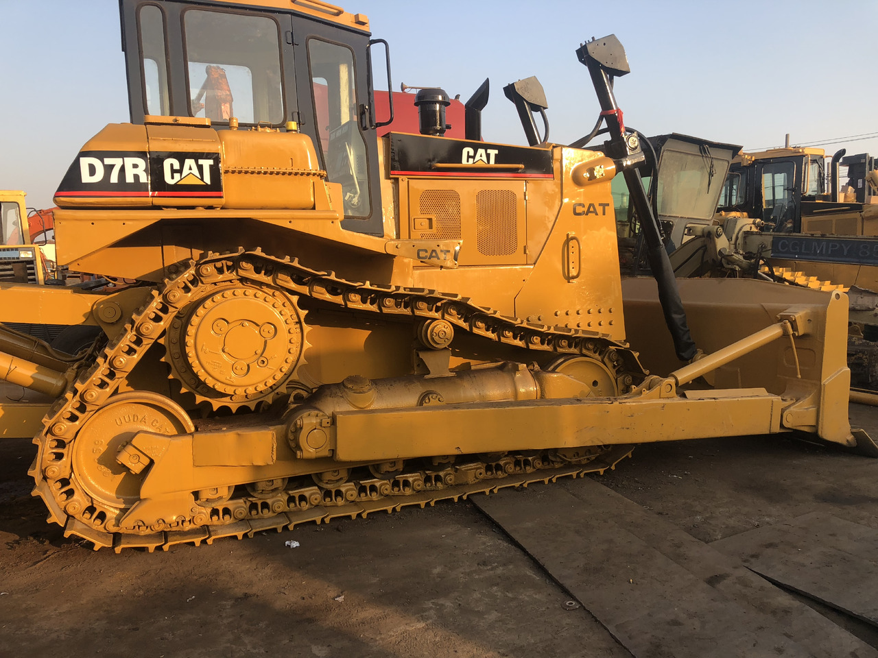 Used bulldozer CAT D7R high quality hotsale - Bulldozer: bild 4 Used bulldozer CAT D7R high quality hotsale - Bulldozer: bild 4