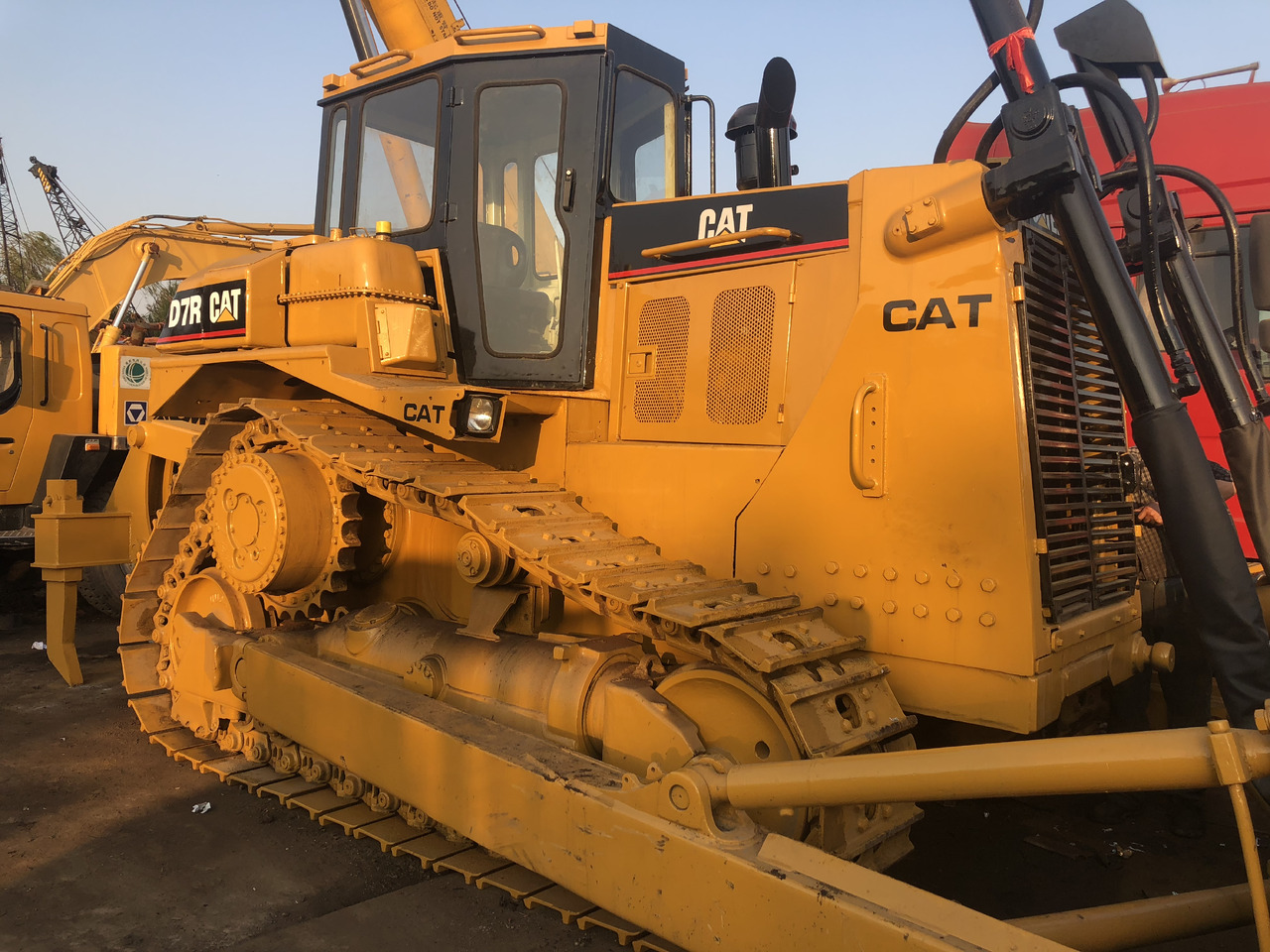 Used bulldozer CAT D7R high quality hotsale - Bulldozer: bild 1 Used bulldozer CAT D7R high quality hotsale - Bulldozer: bild 1