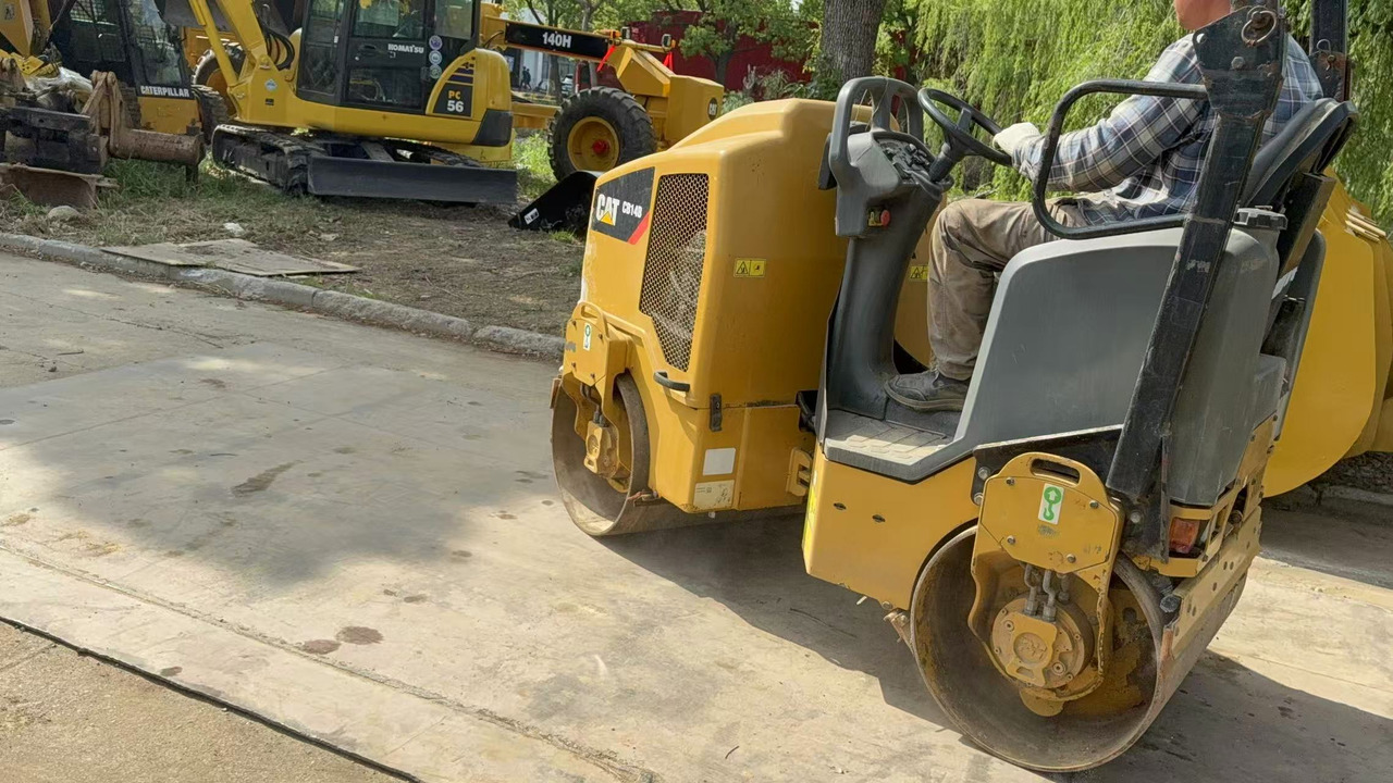 CATERPILLAR CB14B - Asfaltvält: bild 4 CATERPILLAR CB14B - Asfaltvält: bild 4