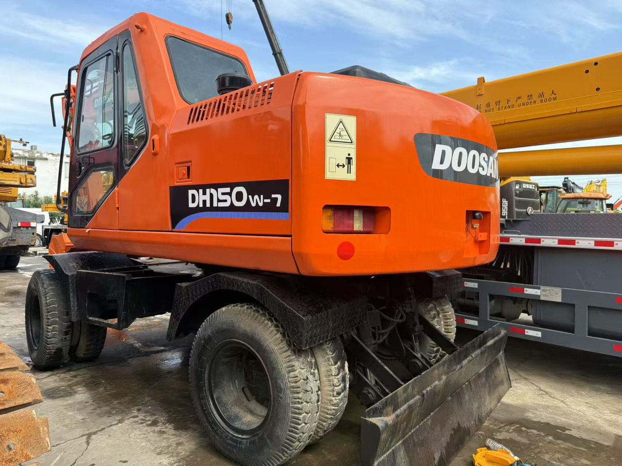 DOOSAN DH150W-7 - Grävmaskin på däck: bild 3 DOOSAN DH150W-7 - Grävmaskin på däck: bild 3
