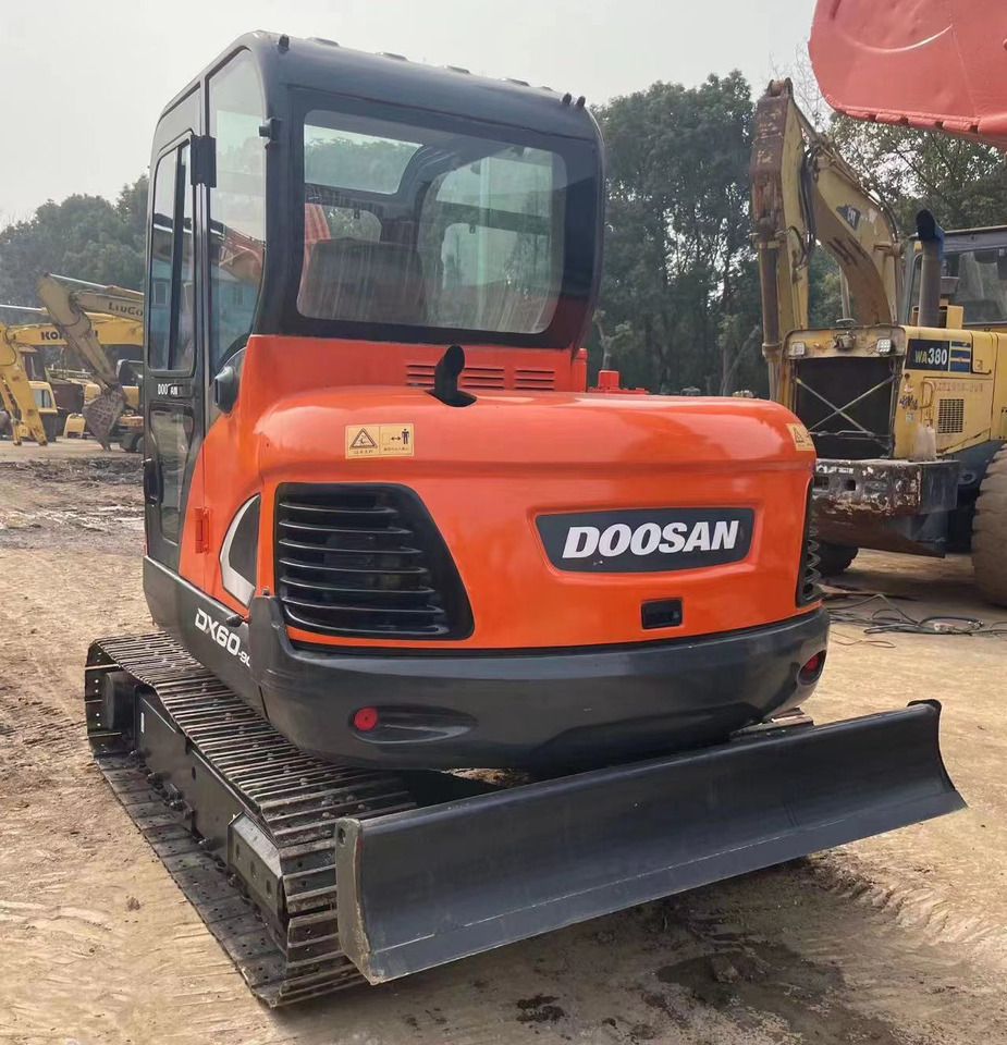 DOOSAN DX60-9C - Bandgrävare: bild 3 DOOSAN DX60-9C - Bandgrävare: bild 3