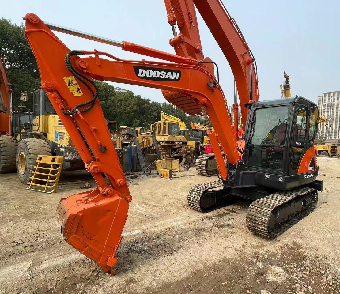 DOOSAN DX60-9C - Bandgrävare: bild 1 DOOSAN DX60-9C - Bandgrävare: bild 1