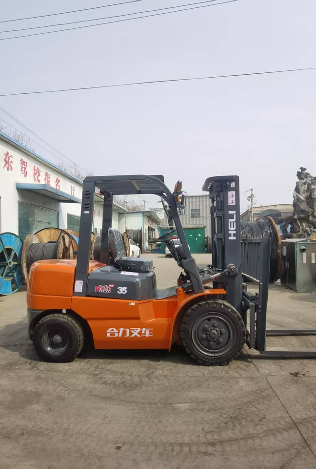 HELI 3.5-ton - Dieseltruck: bild 1 HELI 3.5-ton - Dieseltruck: bild 1