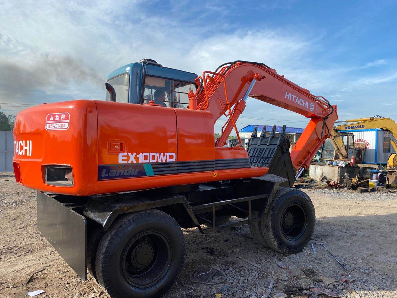 HITACHI EX100WD - Grävmaskin på däck: bild 3 HITACHI EX100WD - Grävmaskin på däck: bild 3