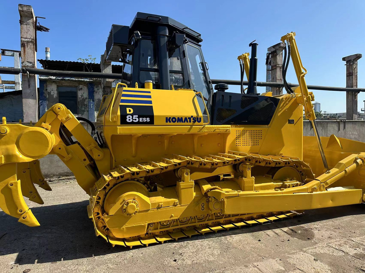 KOMATSU D85ESS - Bulldozer: bild 1 KOMATSU D85ESS - Bulldozer: bild 1