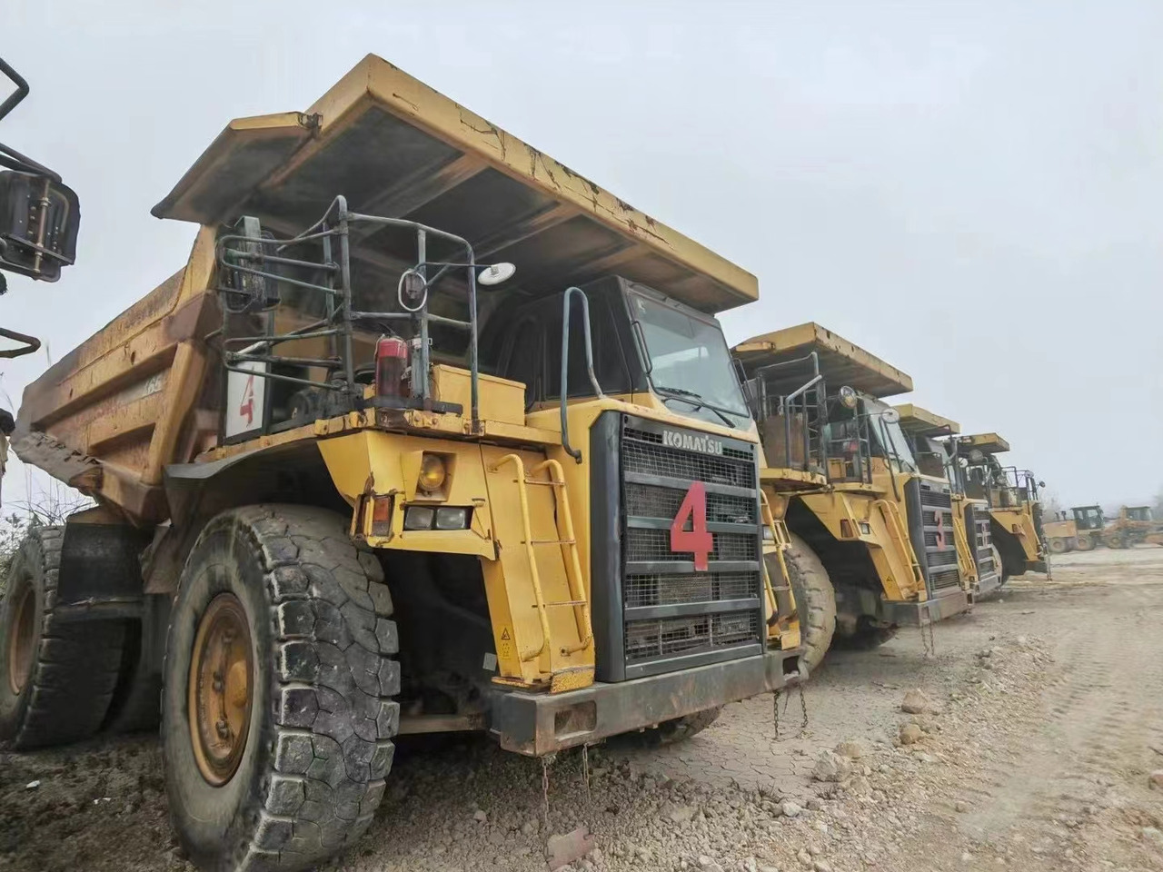 KOMATSU HD465 - Tippbil lastbil: bild 2 KOMATSU HD465 - Tippbil lastbil: bild 2