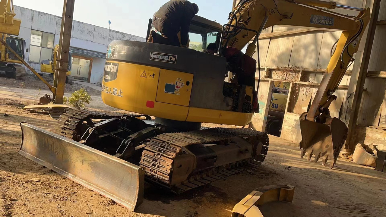 KOMATSU PC138US - Bandgrävare: bild 1 KOMATSU PC138US - Bandgrävare: bild 1