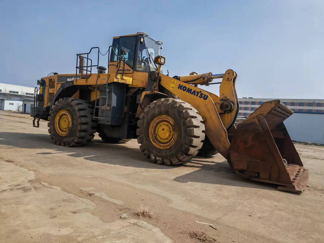 KOMATSU WA600-6 - Hjullastare: bild 1 KOMATSU WA600-6 - Hjullastare: bild 1