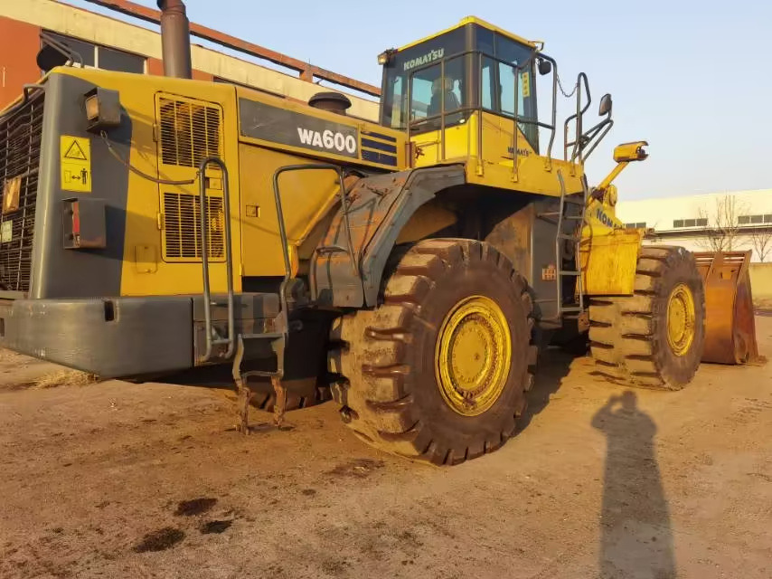 KOMATSU WA600-6 - Hjullastare: bild 4 KOMATSU WA600-6 - Hjullastare: bild 4