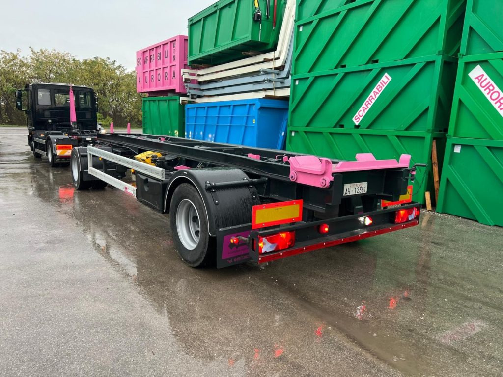 ATLAS RIMORCHIO ATLAS SCARRABILE - Lastväxlarsläp/ Liftdumpersläp: bild 1 ATLAS RIMORCHIO ATLAS SCARRABILE - Lastväxlarsläp/ Liftdumpersläp: bild 1