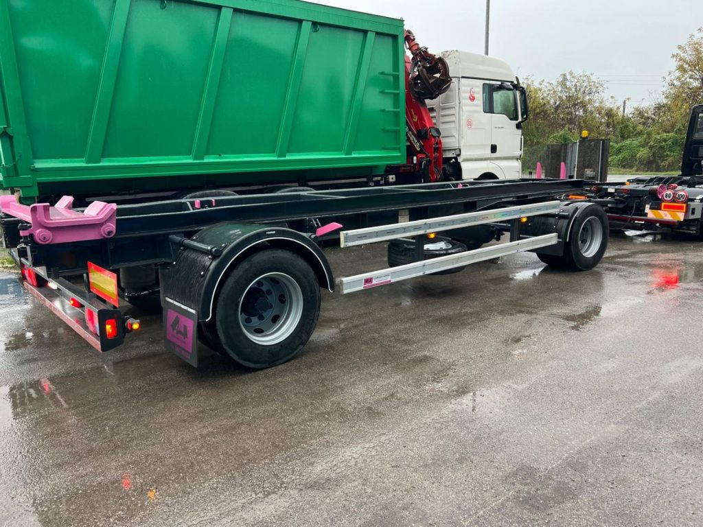 ATLAS RIMORCHIO ATLAS SCARRABILE - Lastväxlarsläp/ Liftdumpersläp: bild 4 ATLAS RIMORCHIO ATLAS SCARRABILE - Lastväxlarsläp/ Liftdumpersläp: bild 4