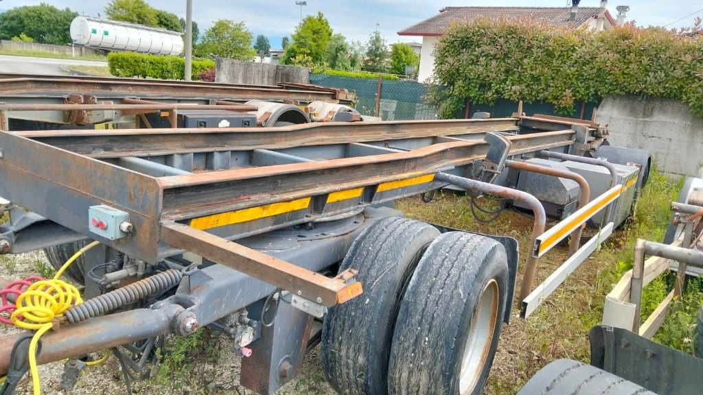 CARDI RIMORCHIO CARDI SCARRABILE PNEUMATICO - Lastväxlarsläp/ Liftdumpersläp: bild 2 CARDI RIMORCHIO CARDI SCARRABILE PNEUMATICO - Lastväxlarsläp/ Liftdumpersläp: bild 2