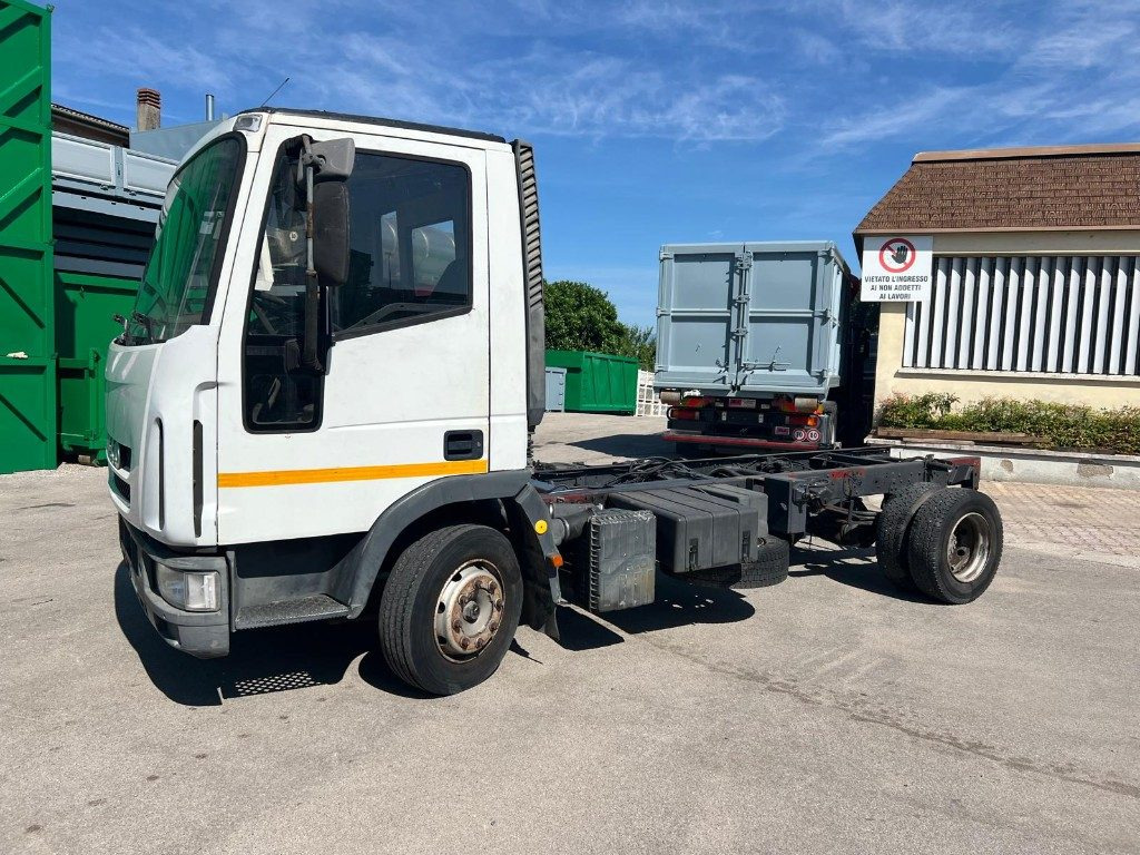 IVECO 80E15 A TELAIO - Chassi lastbil: bild 5 IVECO 80E15 A TELAIO - Chassi lastbil: bild 5