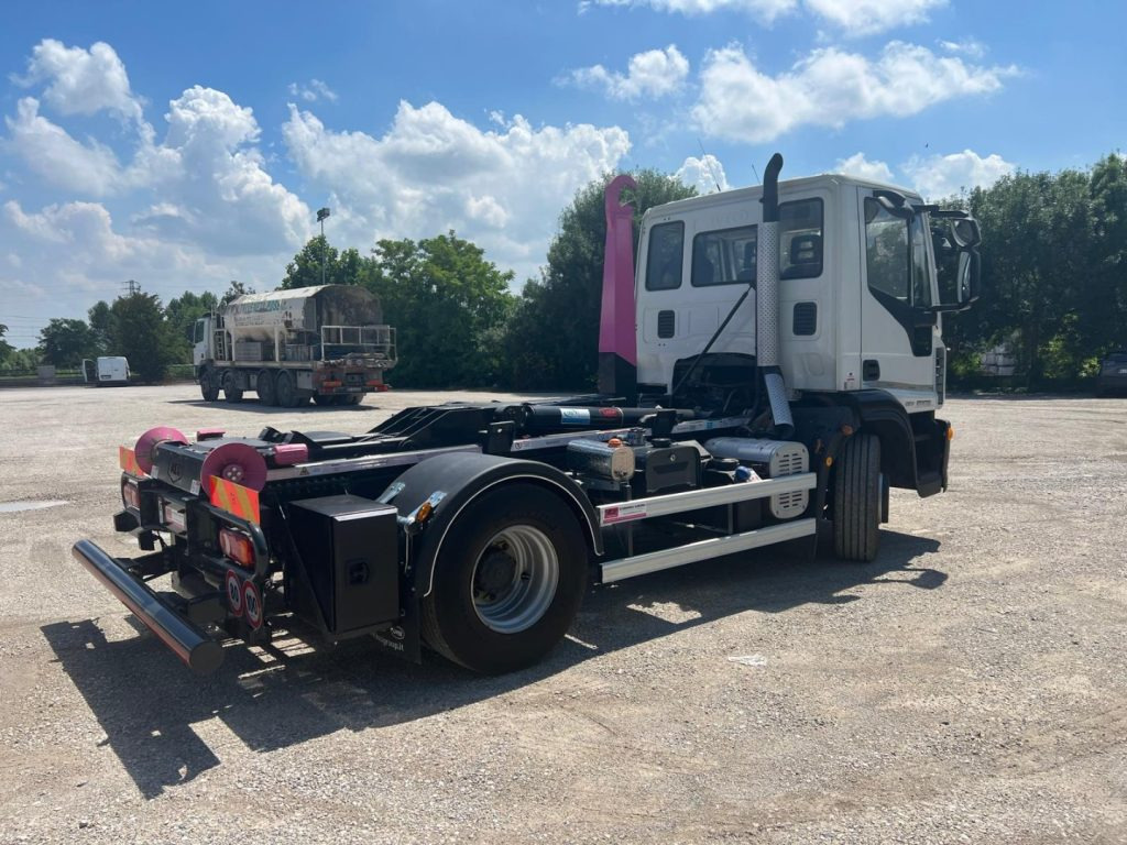 IVECO EUROCARGO 160E25 SCARRABILE - Lastväxlare lastbil: bild 5 IVECO EUROCARGO 160E25 SCARRABILE - Lastväxlare lastbil: bild 5