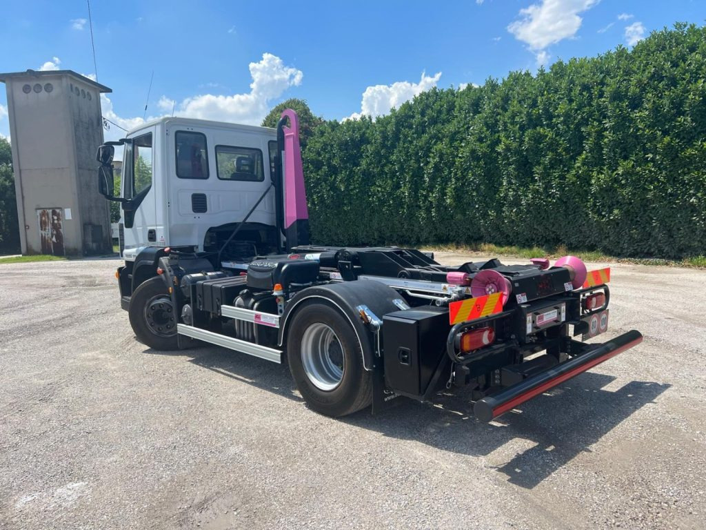 IVECO EUROCARGO 160E25 SCARRABILE - Lastväxlare lastbil: bild 3 IVECO EUROCARGO 160E25 SCARRABILE - Lastväxlare lastbil: bild 3