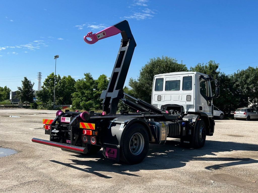 IVECO EUROCARGO 180E32K NUOVO SCARRABILE - Lastväxlare lastbil: bild 5 IVECO EUROCARGO 180E32K NUOVO SCARRABILE - Lastväxlare lastbil: bild 5