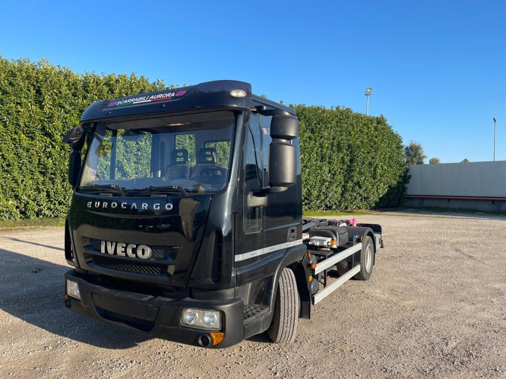 IVECO EUROCARGO 75E18 CON SCARRABILE NUOVO - Lastväxlare lastbil: bild 2 IVECO EUROCARGO 75E18 CON SCARRABILE NUOVO - Lastväxlare lastbil: bild 2