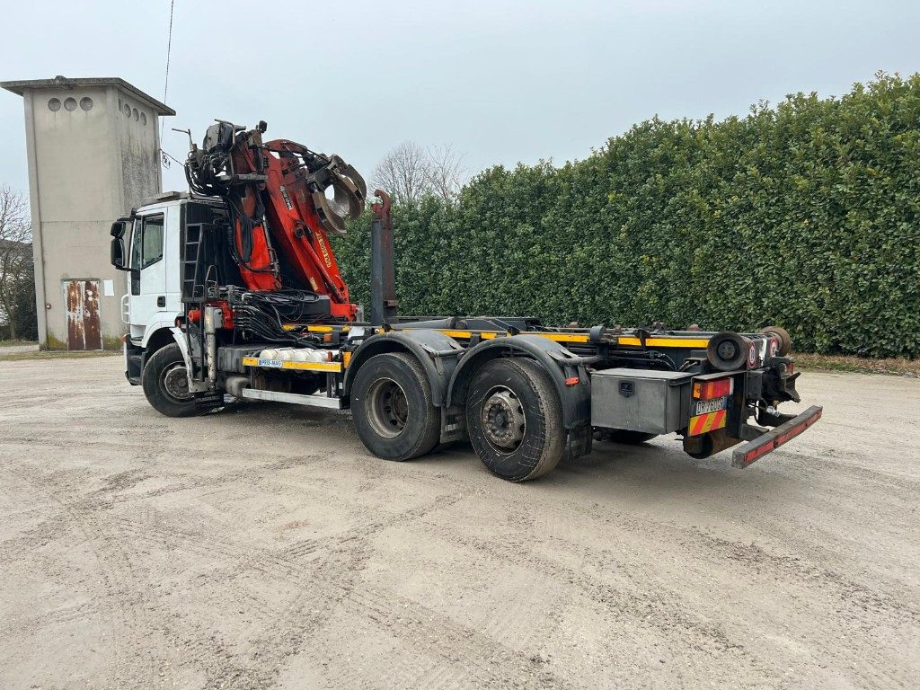 IVECO STRALIS 260S42 SCARRABILE USATO CON GRU - Lastväxlare lastbil: bild 3 IVECO STRALIS 260S42 SCARRABILE USATO CON GRU - Lastväxlare lastbil: bild 3