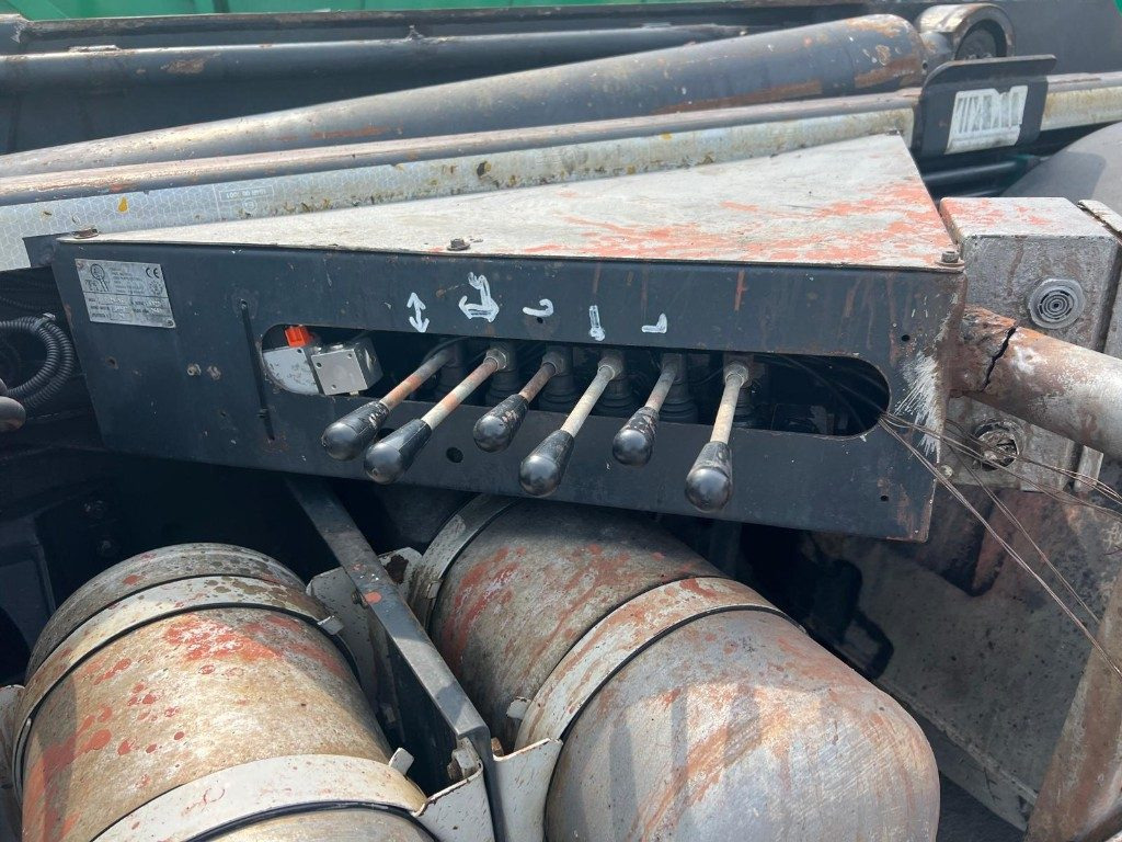 IVECO STRALIS AS260S 50Y SCARRABILE - Lastväxlare lastbil: bild 5 IVECO STRALIS AS260S 50Y SCARRABILE - Lastväxlare lastbil: bild 5