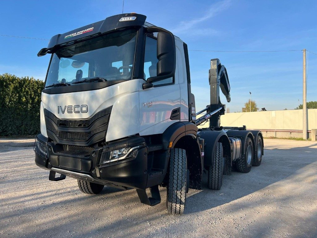 IVECO TRAKKER T-WAY AD500 NUOVO SCARRABILE - Lastväxlare lastbil: bild 1 IVECO TRAKKER T-WAY AD500 NUOVO SCARRABILE - Lastväxlare lastbil: bild 1