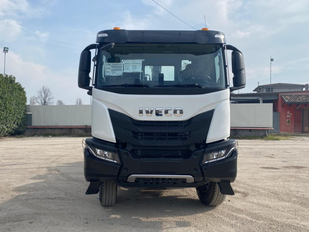 IVECO TRAKKER T-WAY AD510 NUOVO SCARRABILE - Lastväxlare lastbil: bild 2 IVECO TRAKKER T-WAY AD510 NUOVO SCARRABILE - Lastväxlare lastbil: bild 2