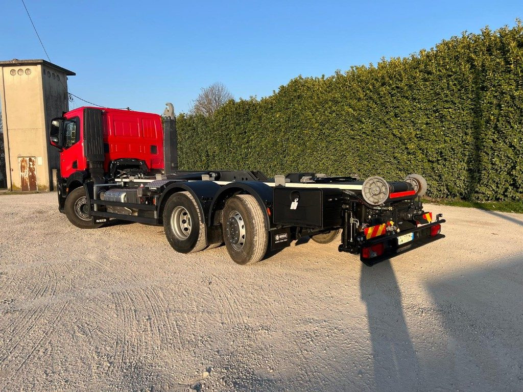 IVECO X-WAY AD260 NUOVO TARGATO SCARRABILE - Lastväxlare lastbil: bild 3 IVECO X-WAY AD260 NUOVO TARGATO SCARRABILE - Lastväxlare lastbil: bild 3