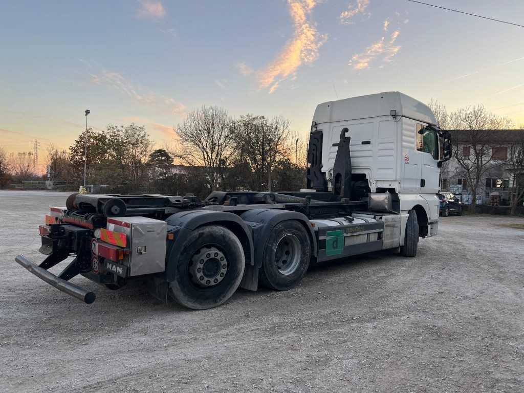 MAN TGX 26.480 USATO SCARRABILE - Lastväxlare lastbil: bild 2 MAN TGX 26.480 USATO SCARRABILE - Lastväxlare lastbil: bild 2