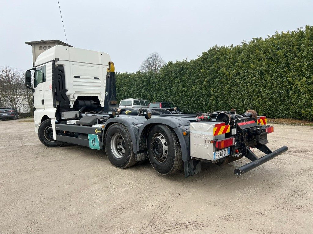 MAN TGX 26.500 USATO SCARRABILE 6X2 - Lastväxlare lastbil: bild 3 MAN TGX 26.500 USATO SCARRABILE 6X2 - Lastväxlare lastbil: bild 3