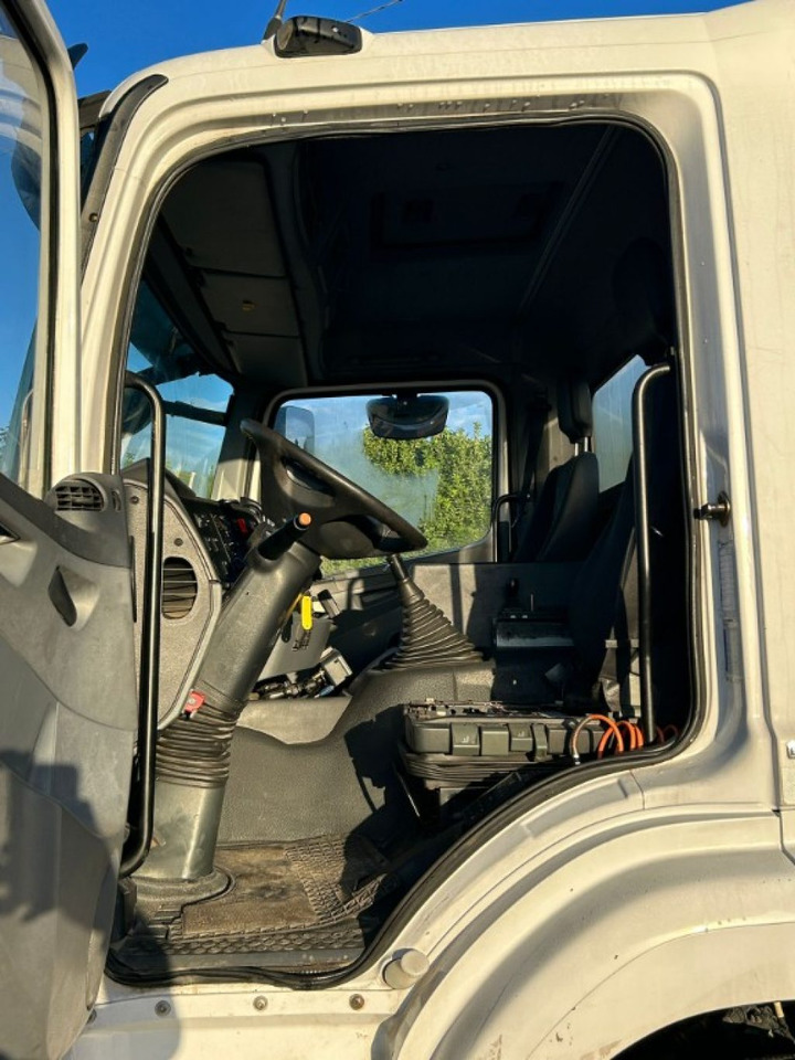 MERCEDES-BENZ MERCEDES 2533 SCARRABILE - Lastväxlare lastbil: bild 5 MERCEDES-BENZ MERCEDES 2533 SCARRABILE - Lastväxlare lastbil: bild 5