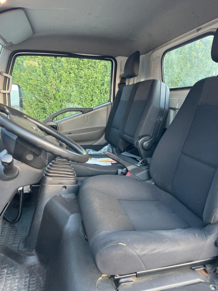 NISSAN NT400 SCARRABILE PATENTE B - Lastväxlare lastbil: bild 5 NISSAN NT400 SCARRABILE PATENTE B - Lastväxlare lastbil: bild 5