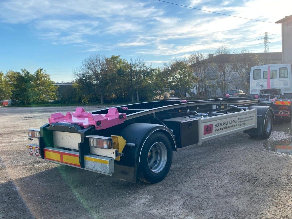 RIMORCHIO SCARRABILE IT RUNNER 20HN - Lastväxlarsläp/ Liftdumpersläp: bild 1 RIMORCHIO SCARRABILE IT RUNNER 20HN - Lastväxlarsläp/ Liftdumpersläp: bild 1