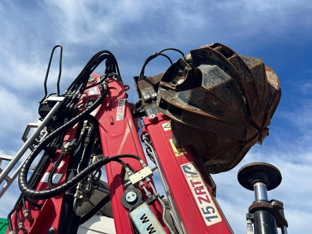 TECNOKAR SEMIRIMORCHIO TECNOKAR SCARRABILE CON GRU - Containerbil/ Växelflak semitrailer: bild 3 TECNOKAR SEMIRIMORCHIO TECNOKAR SCARRABILE CON GRU - Containerbil/ Växelflak semitrailer: bild 3