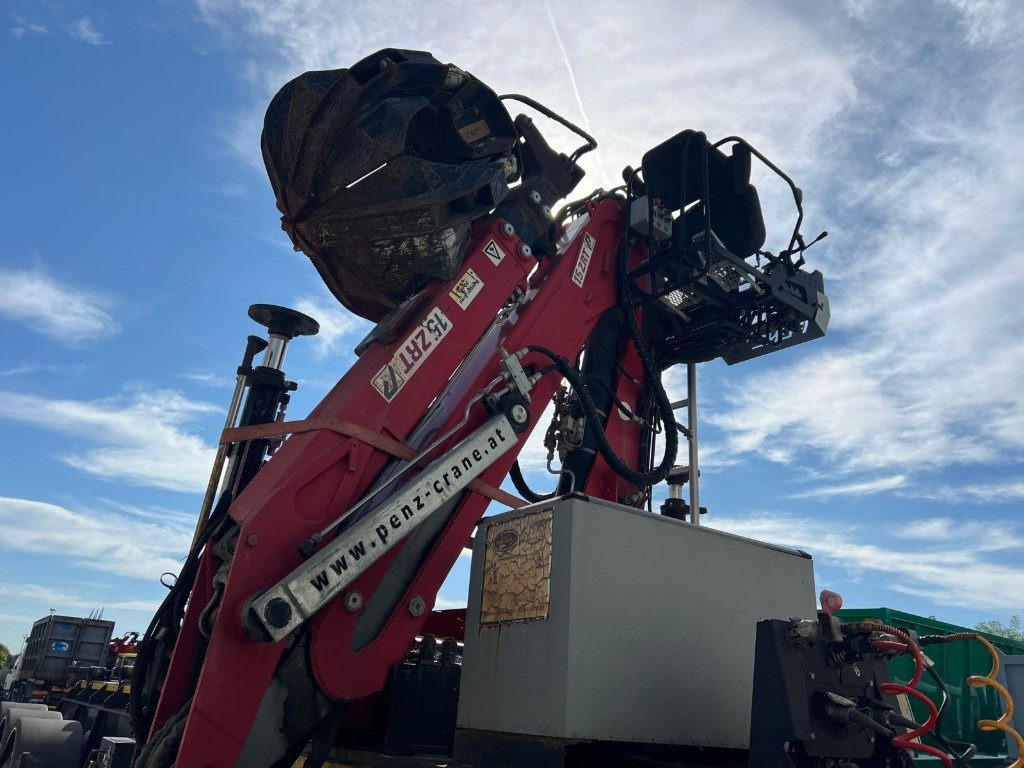 TECNOKAR SEMIRIMORCHIO TECNOKAR SCARRABILE CON GRU - Containerbil/ Växelflak semitrailer: bild 4 TECNOKAR SEMIRIMORCHIO TECNOKAR SCARRABILE CON GRU - Containerbil/ Växelflak semitrailer: bild 4